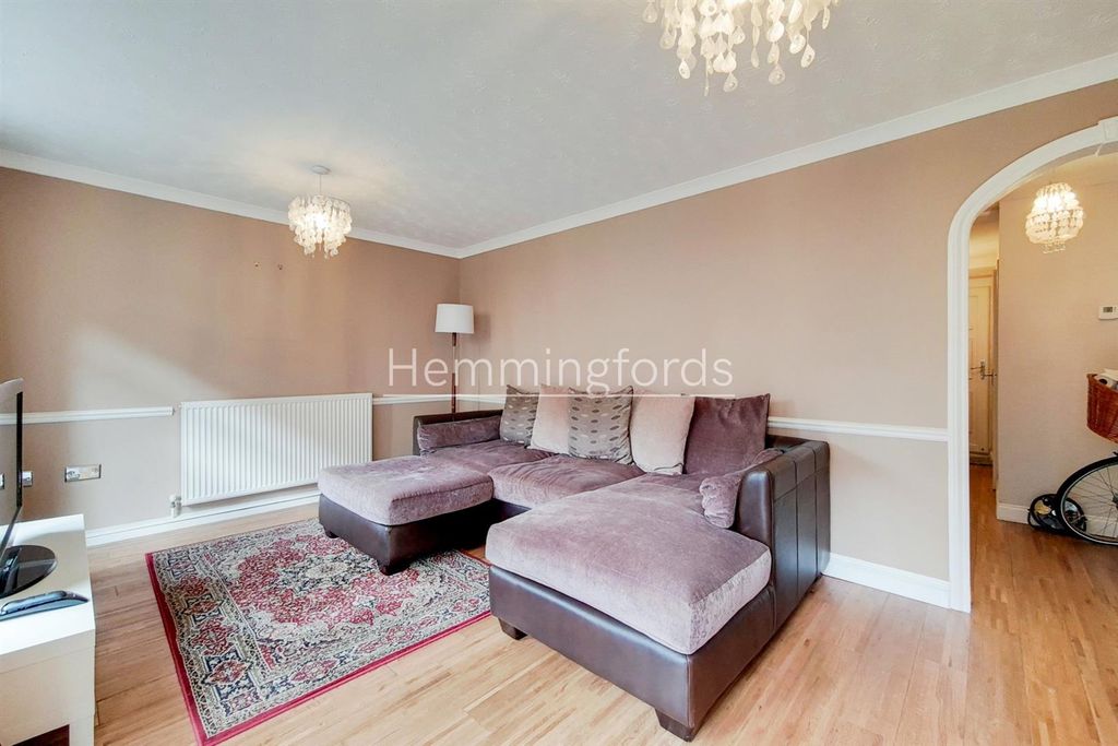 Property photo 1 of 9