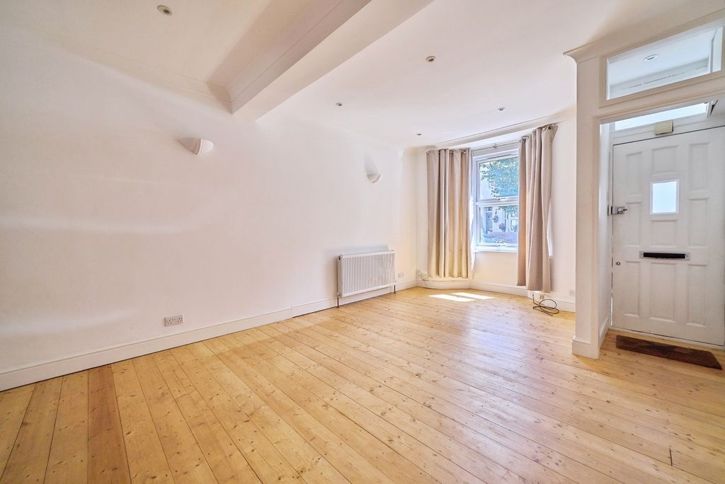 Property photo 3 of 16 Pbox-Img.Jpg