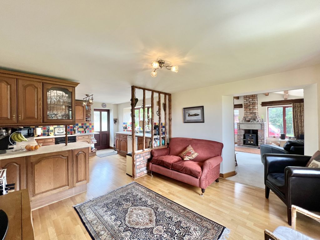 Property photo 3 of 25
