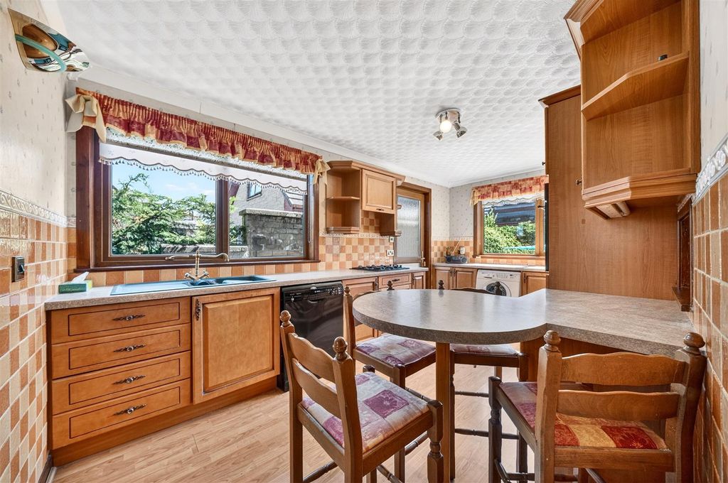 Property photo 2 of 21 Kitchen