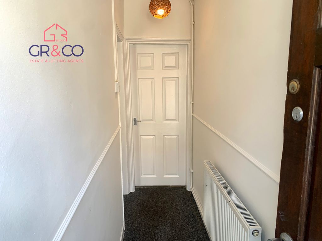 Property photo 2 of 17 Hallway