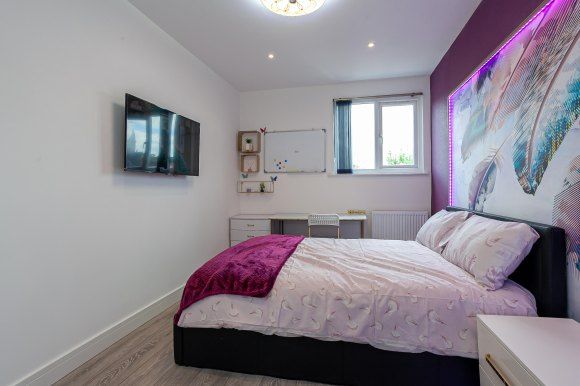 Property photo 2 of 19 Bedroom