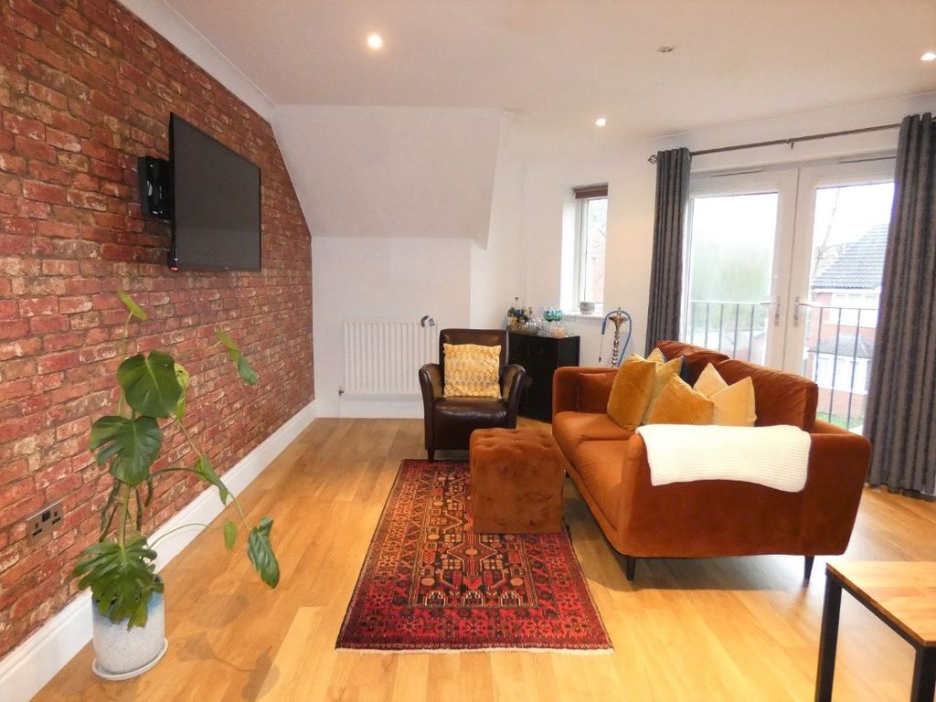 Property photo 2 of 11