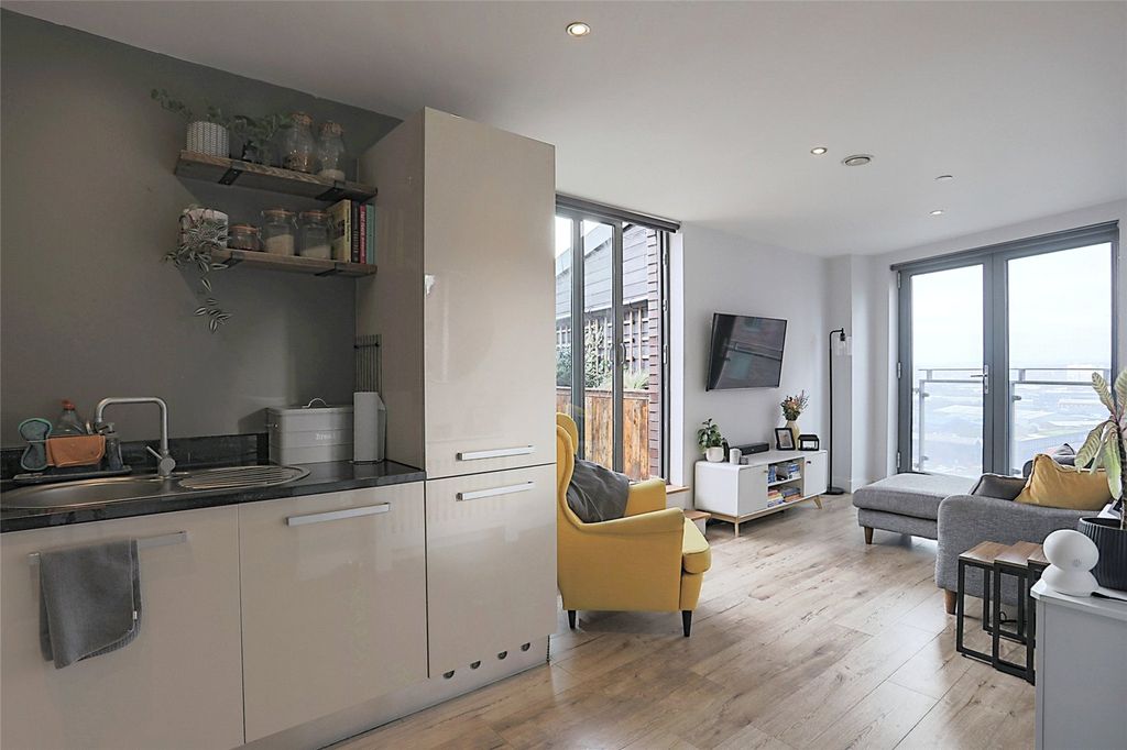 2 bed flat for sale Fearn's Island