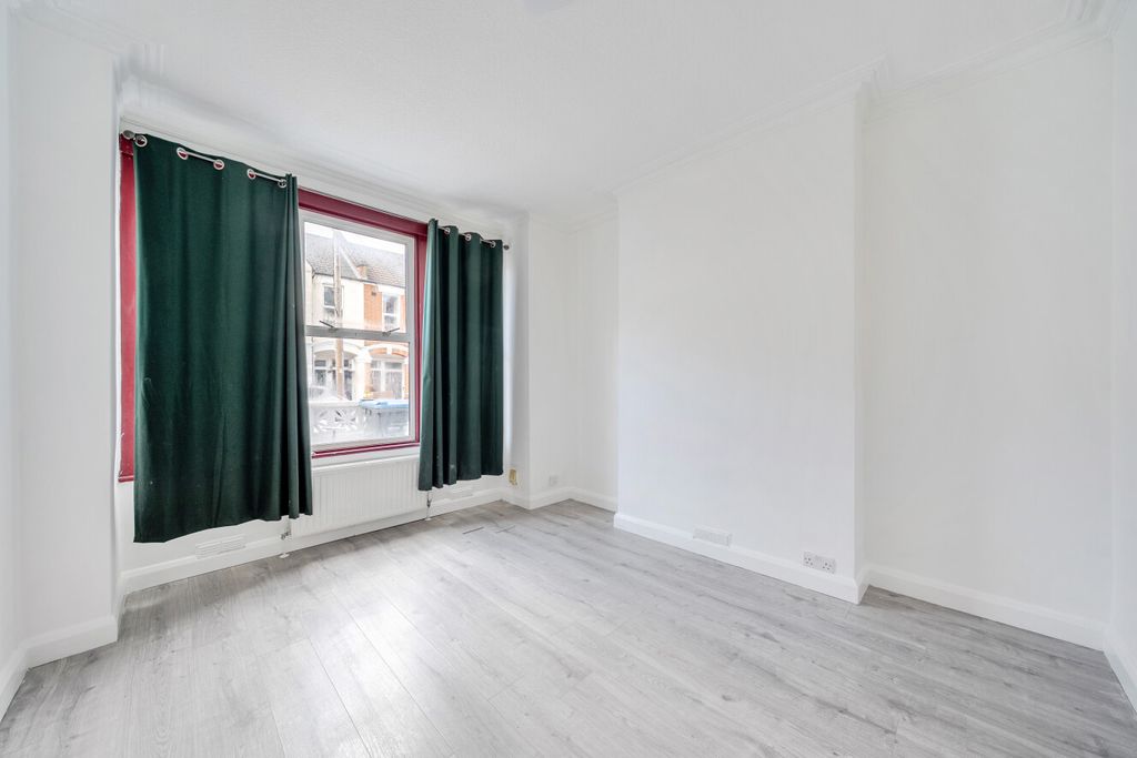 Property photo 3 of 8 1434812-7-69c3E3B...