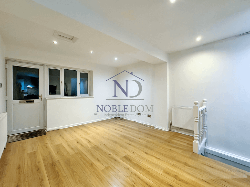 Property photo 3 of 5 Gallery