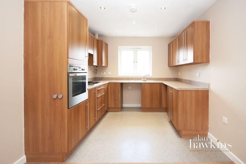 Property photo 2 of 7 Kitchen-2
