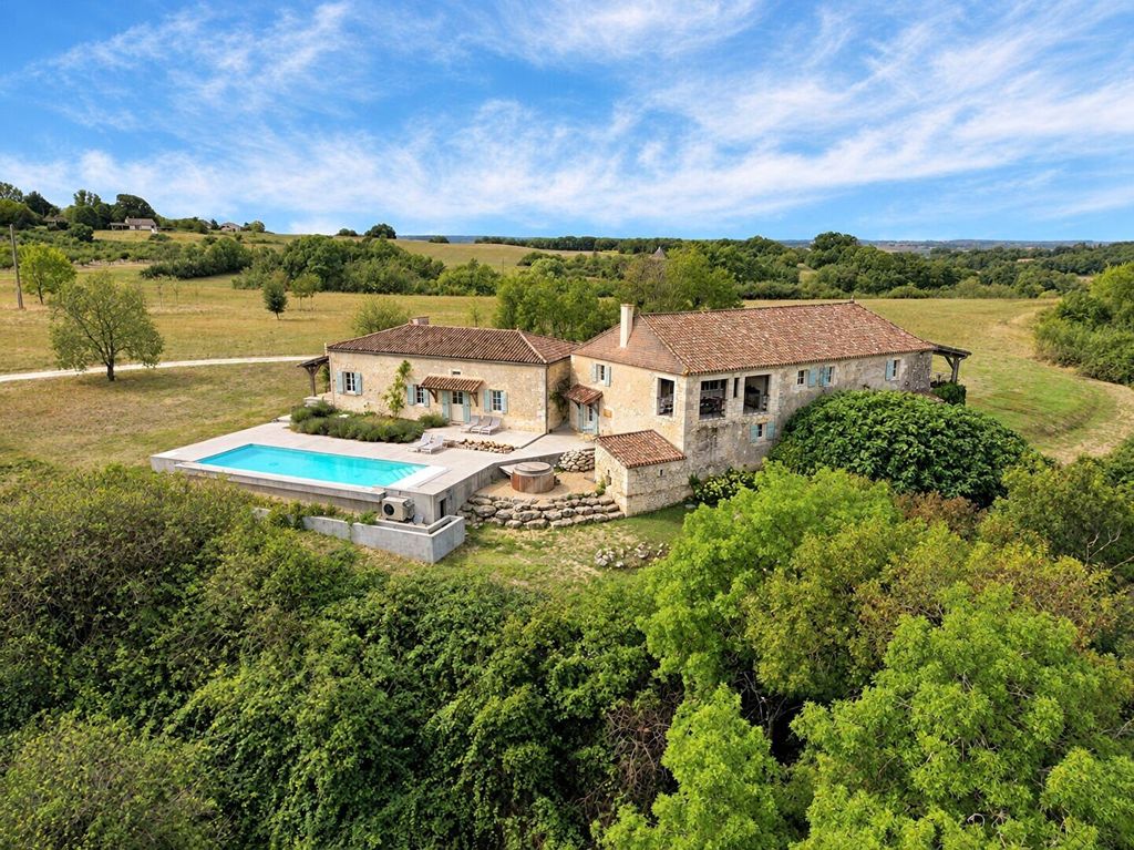Property photo 1 of 18 Exceptional Property With Pool And Guesthouse