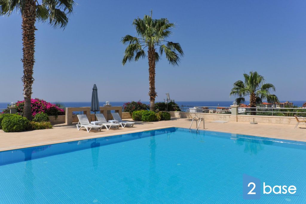 Property photo 2 of 31