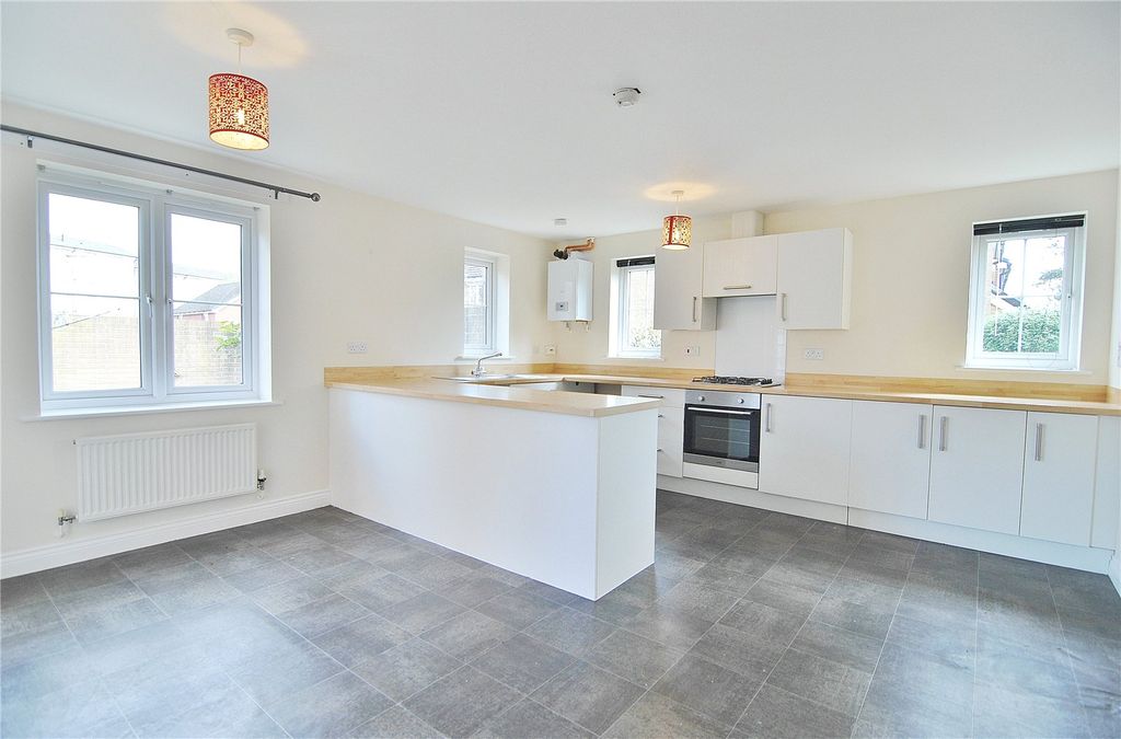 Property photo 2 of 15 Picture No. 10