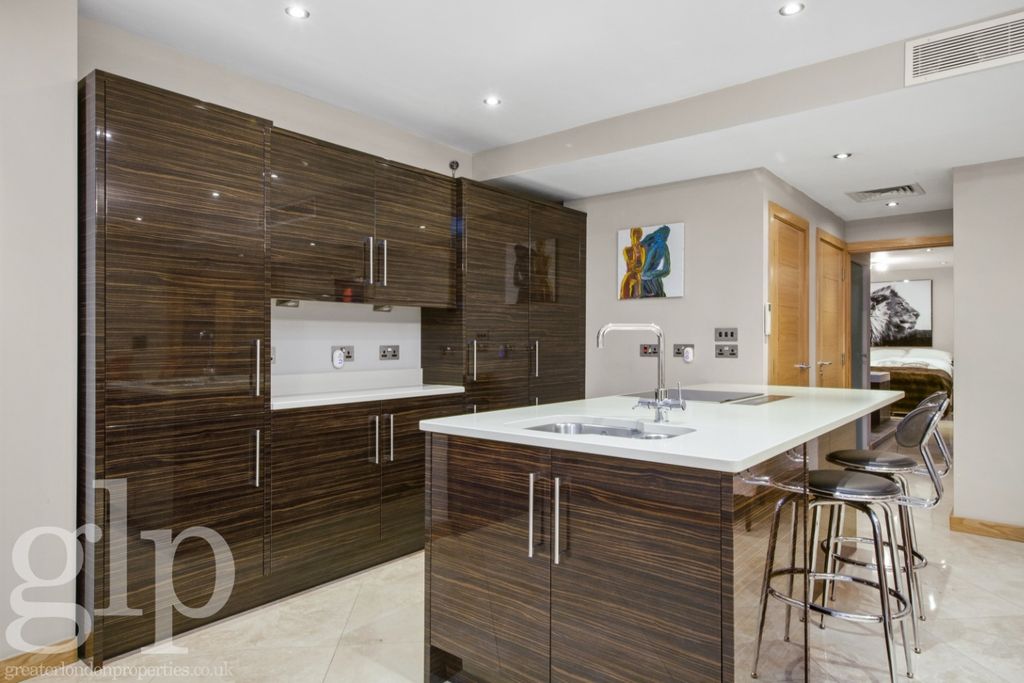 Property photo 2 of 22 2412924