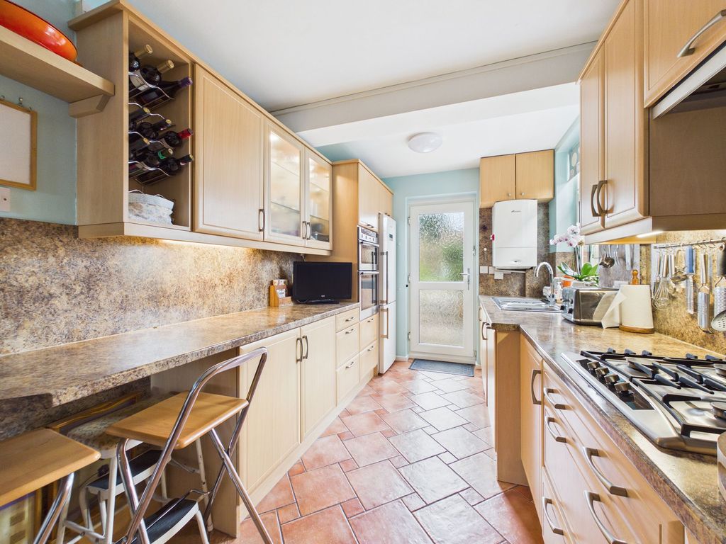 Property photo 3 of 16 Kitchen