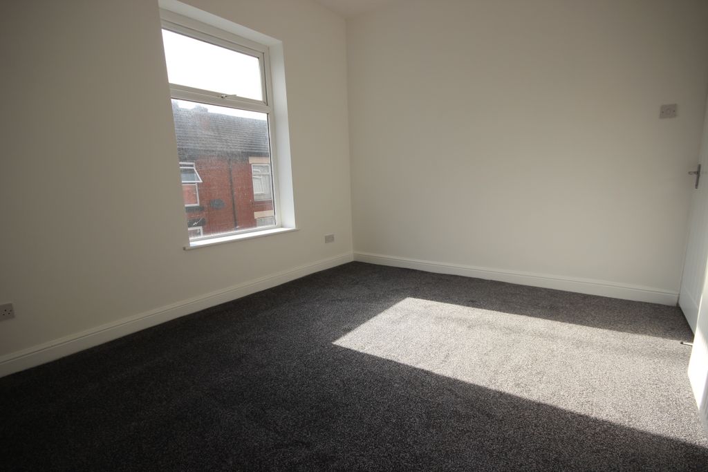 Property photo 3 of 17 Master Bedroom