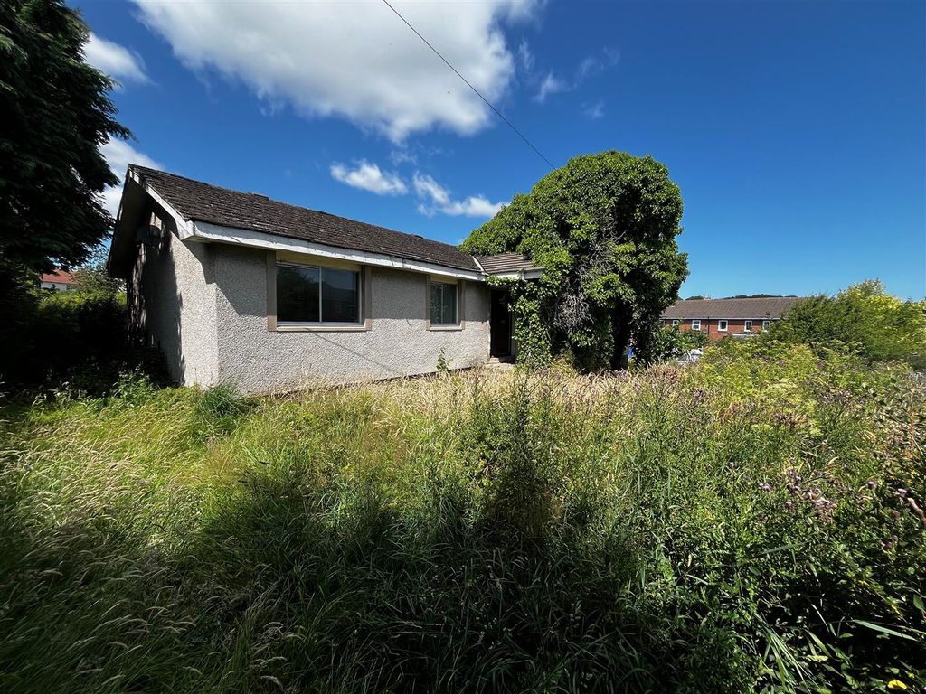 Property photo 3 of 12 Site