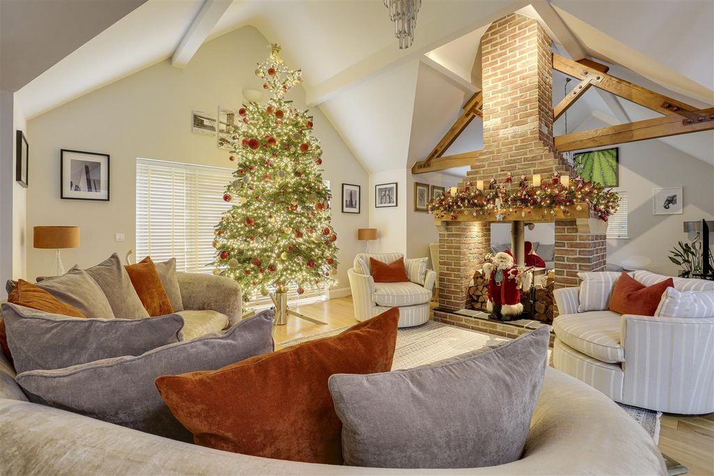 Property photo 2 of 47 162.Jpg