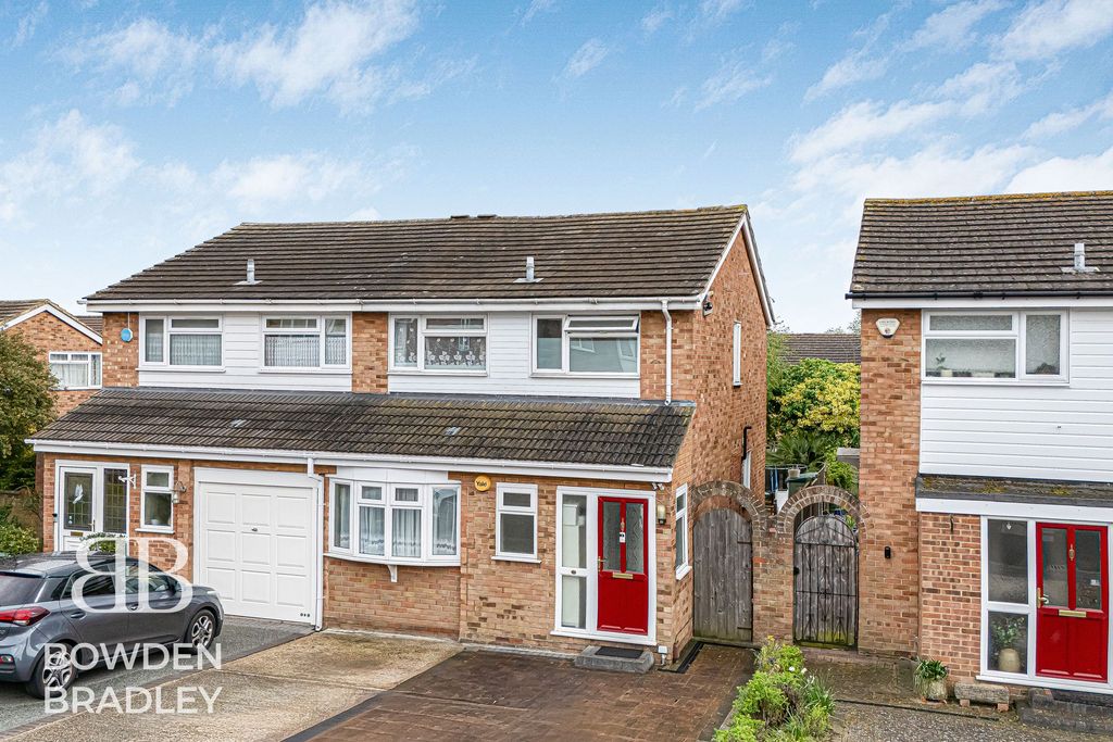 Property photo 1 of 18