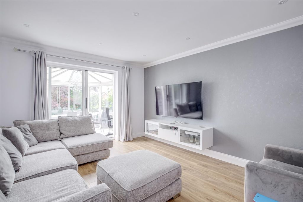 Property photo 2 of 13 41 Falcon Rise, Hp13 5Jt-6.Jpg