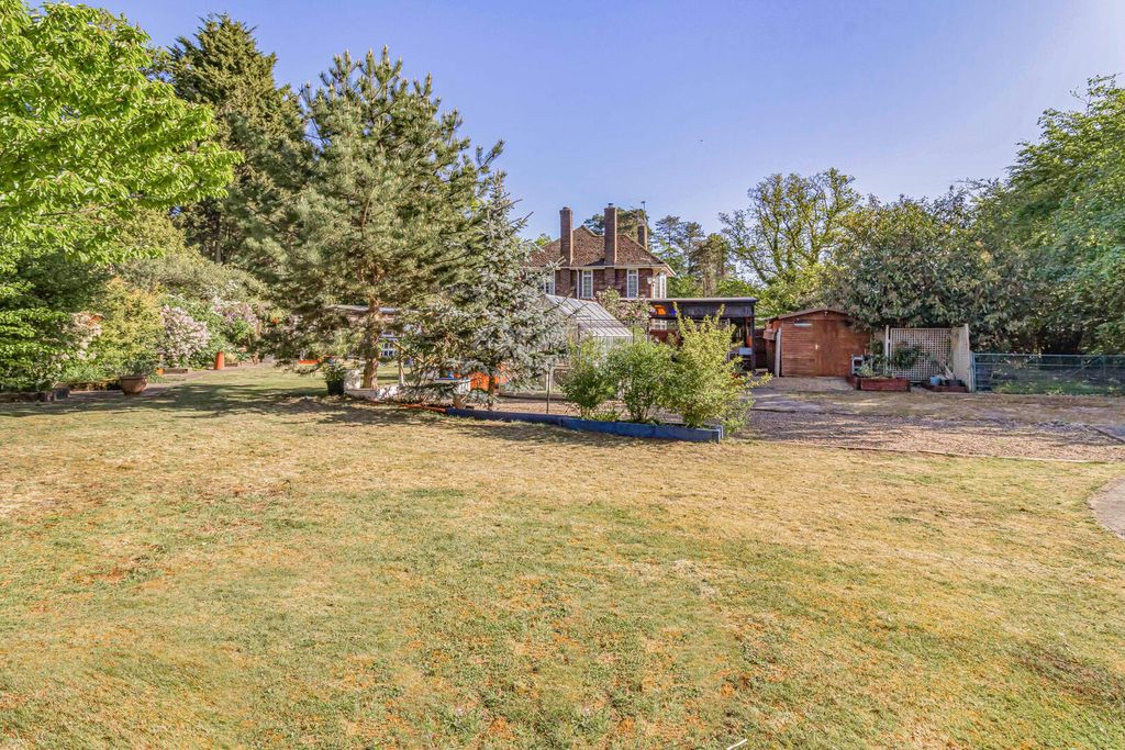 Property photo 2 of 34 30_80735-1.Jpg
