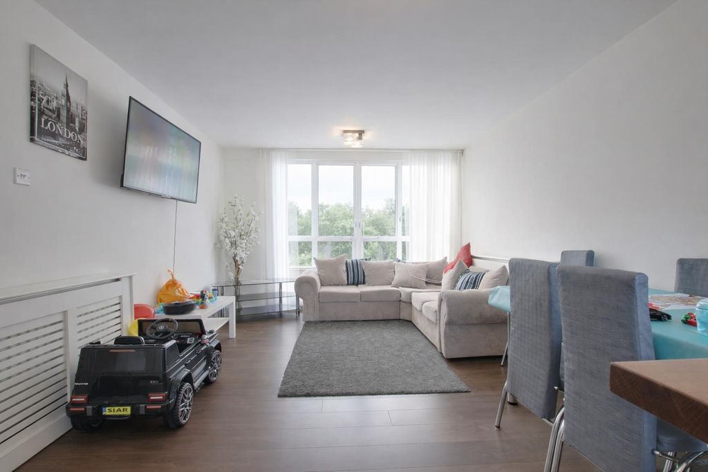 Property photo 2 of 7 Chatgpt Image Mar 10, 2026, 11_57_17 Am.Png