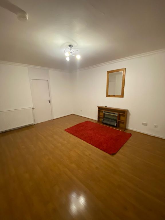 Property photo 2 of 10 Lounge