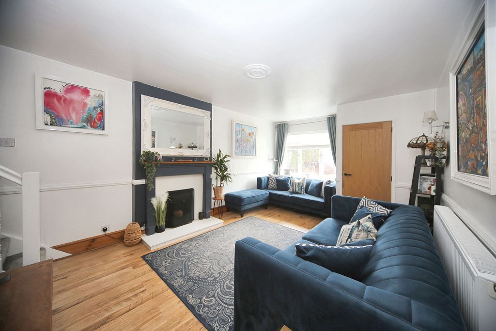 Property photo 2 of 23