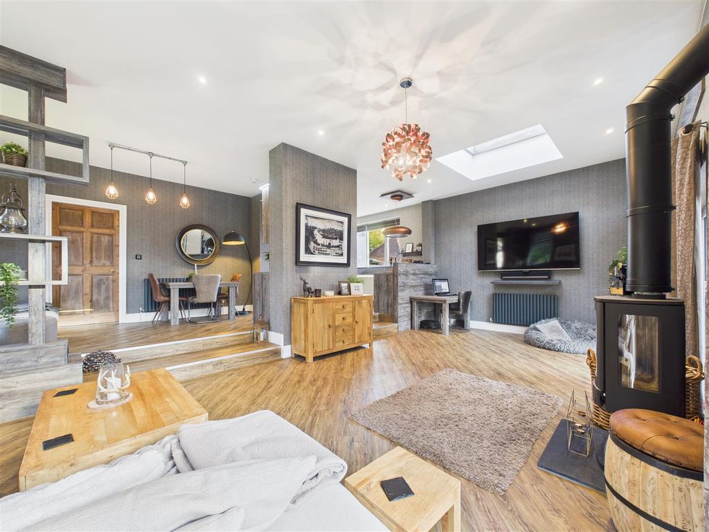 Property photo 3 of 29 Day Room