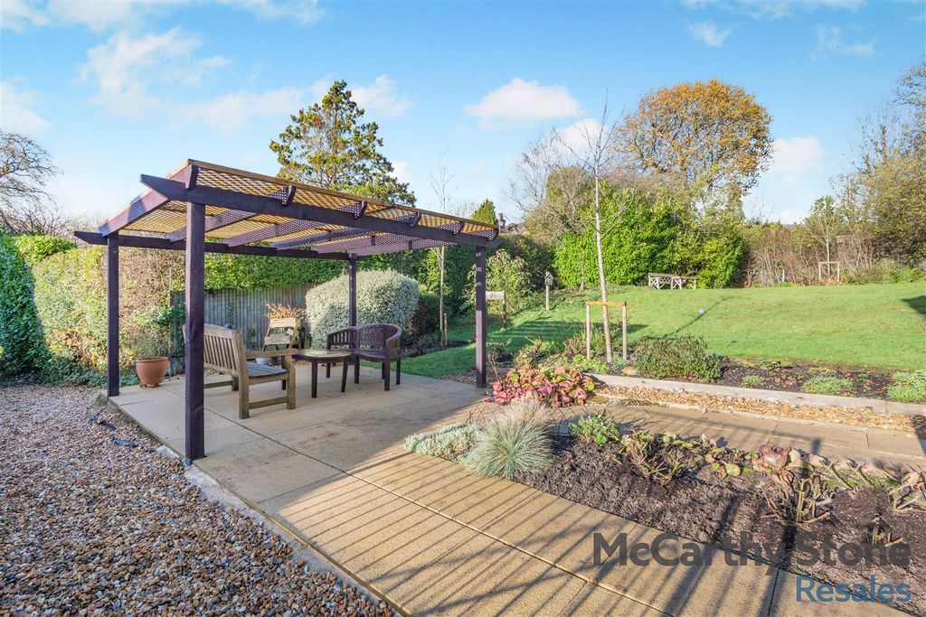 Property photo 2 of 20 8672098-Exterior02.Jpg