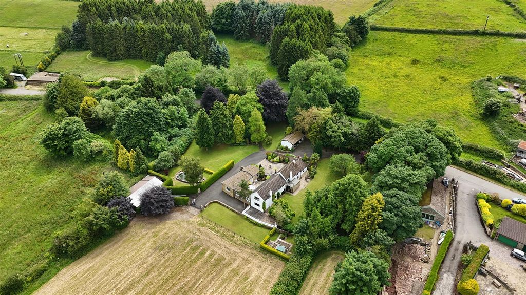 Property photo 1 of 47 Dji_20240412040543_0135_D.Jpg