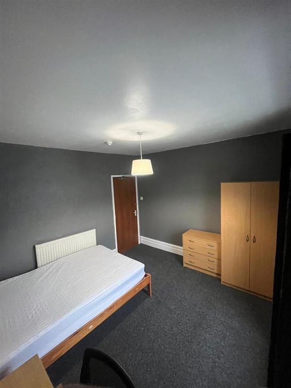 Property photo 2 of 4 Room 4.Jpeg