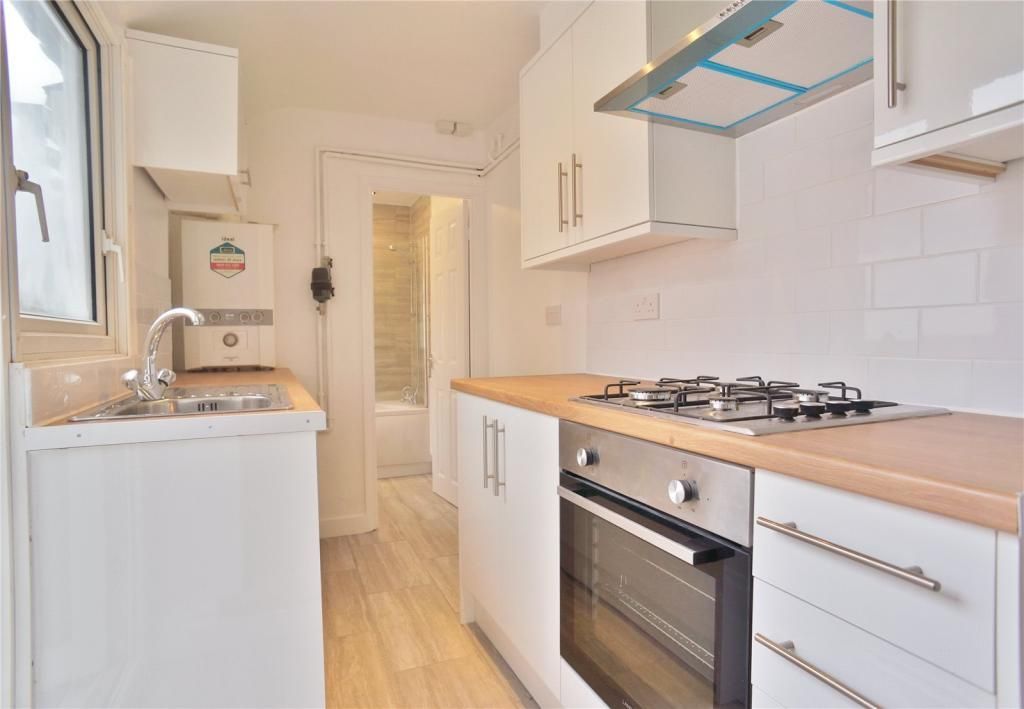 Property photo 2 of 9 Kitchen.Jpg