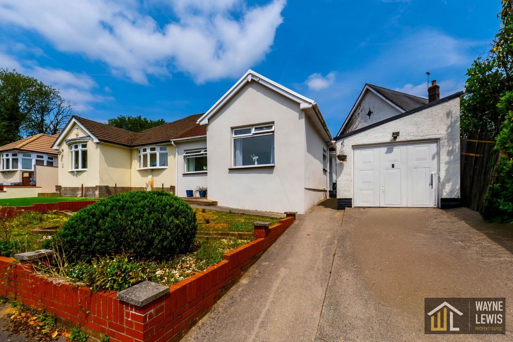 Property photo 1 of 28