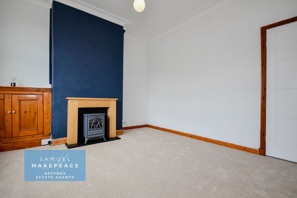 Property photo 3 of 17 Gallery