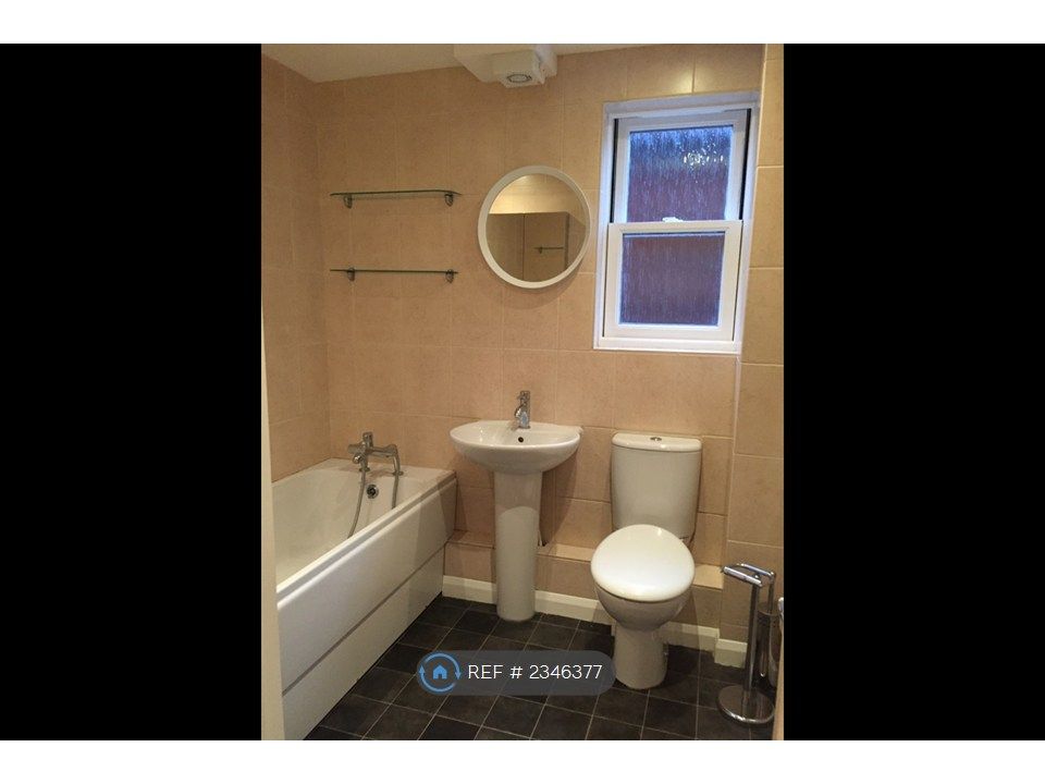 Property photo 3 of 19 Family Bathroom With Shower Attachment