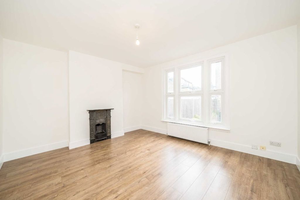 Property photo 3 of 9