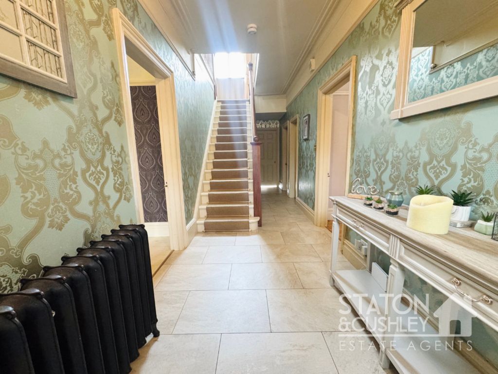 Property photo 3 of 44