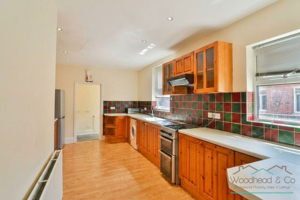Property photo 3 of 16 Kitchen
