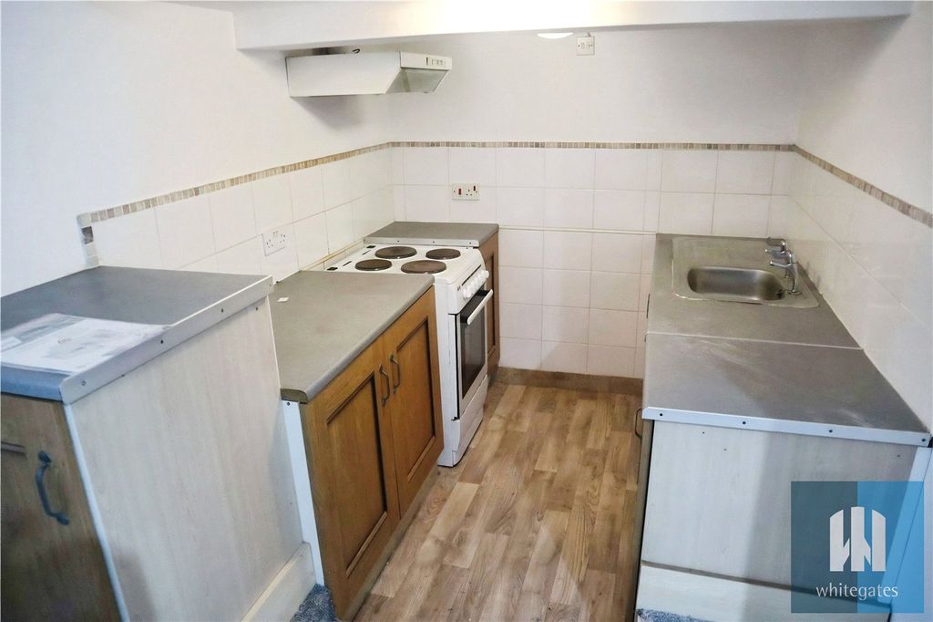 Property photo 2 of 8 Picture No. 20