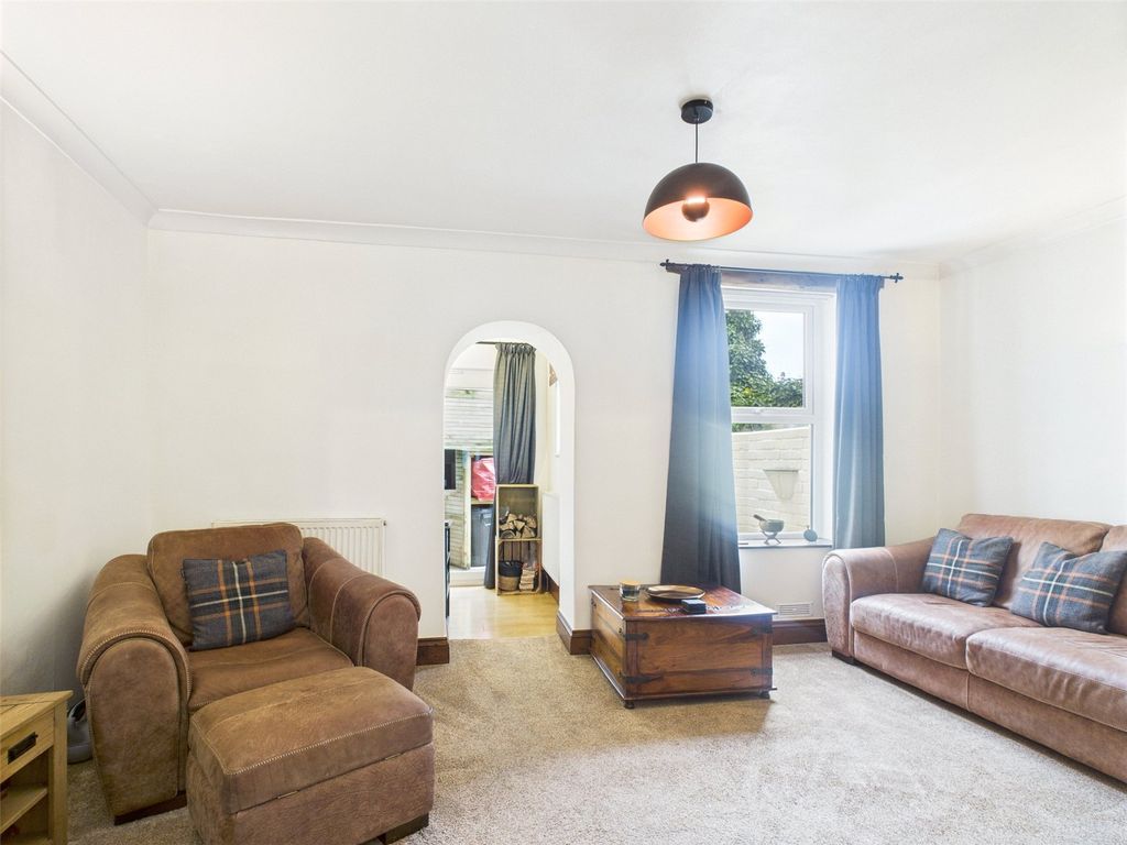Property photo 3 of 16 Picture No. 11