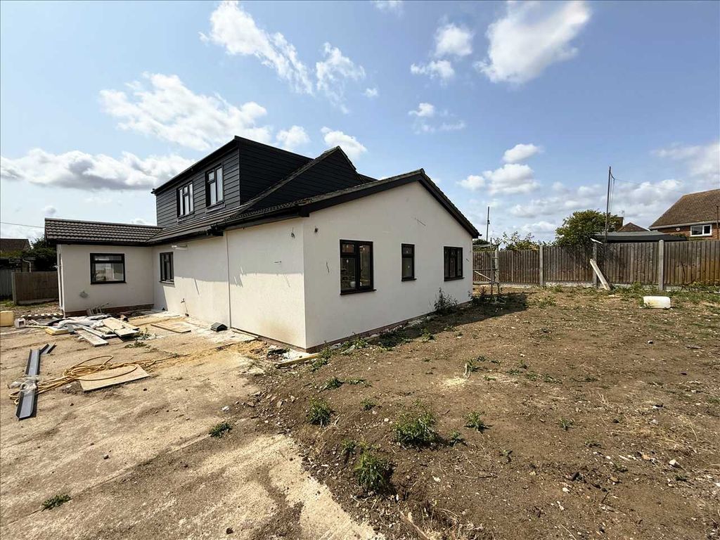 Property photo 3 of 10 Porch