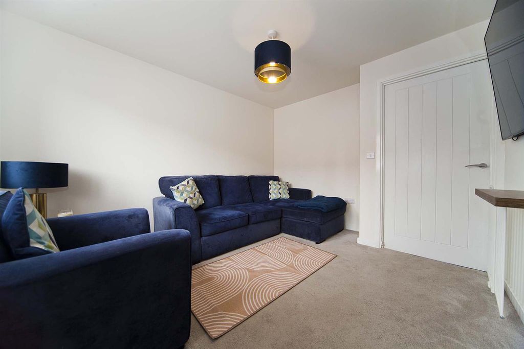 Property photo 2 of 21