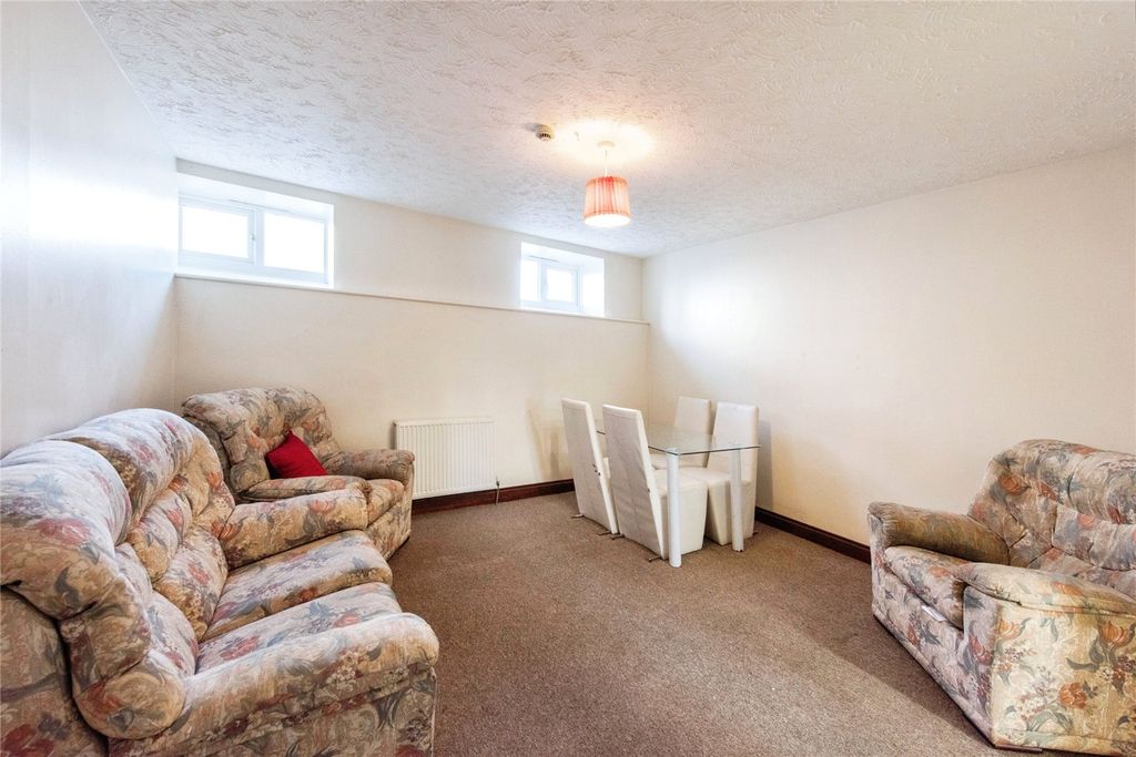 Property photo 2 of 17 Picture No. 09