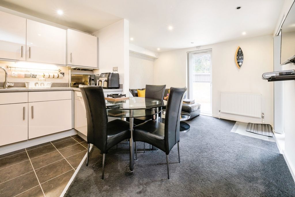 Property photo 2 of 15 Photo