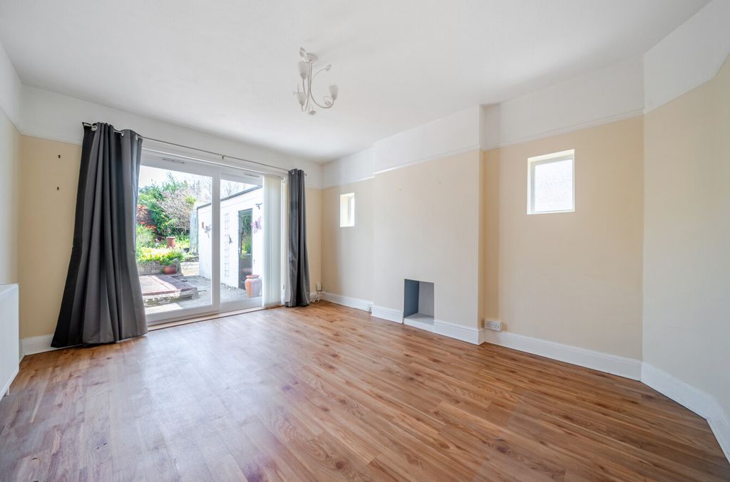 Property photo 2 of 14 1488510-7-6A4Cf4d...