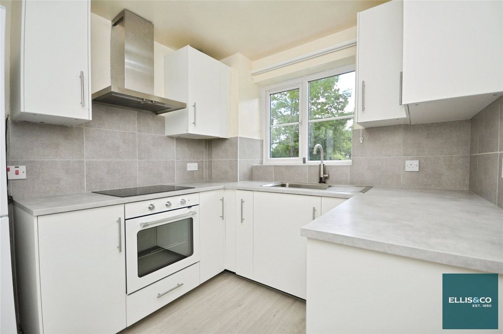 Property photo 1 of 9 Picture No. 03