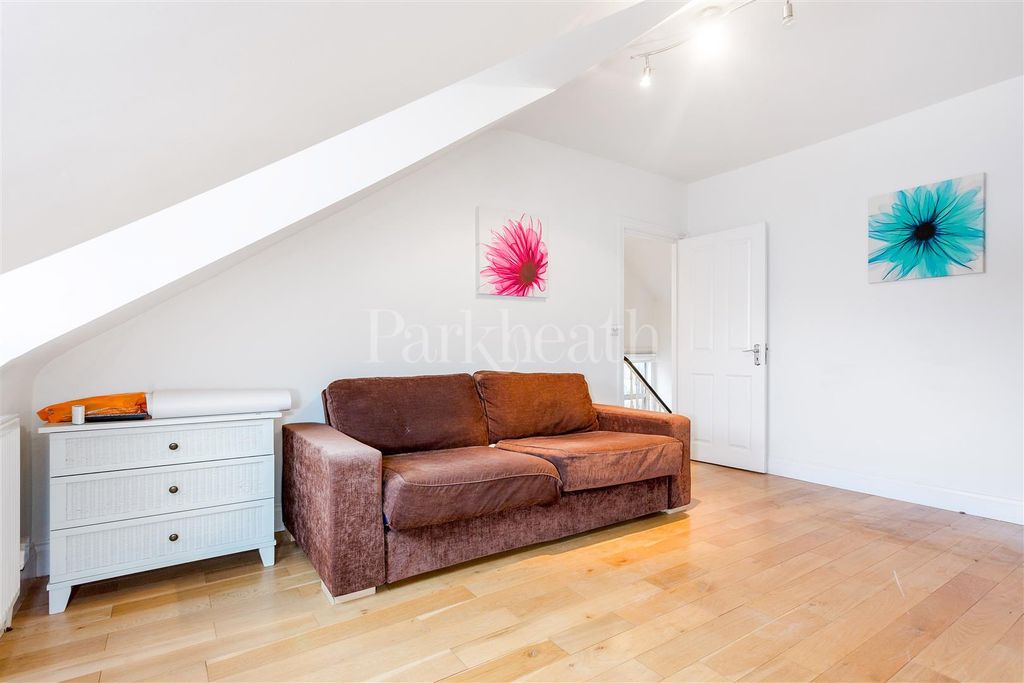 Property photo 2 of 6