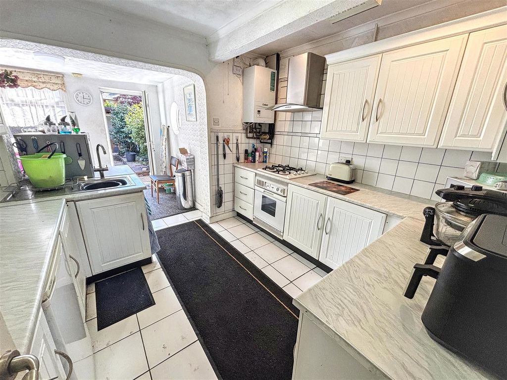 Property photo 2 of 9
