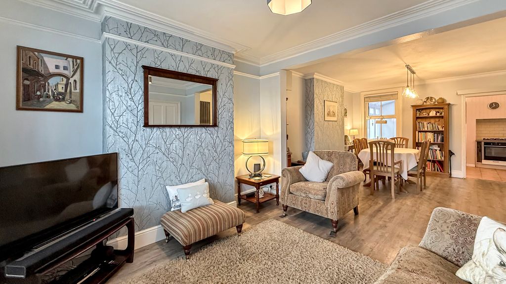Property photo 3 of 15 Lounge/Dining Room