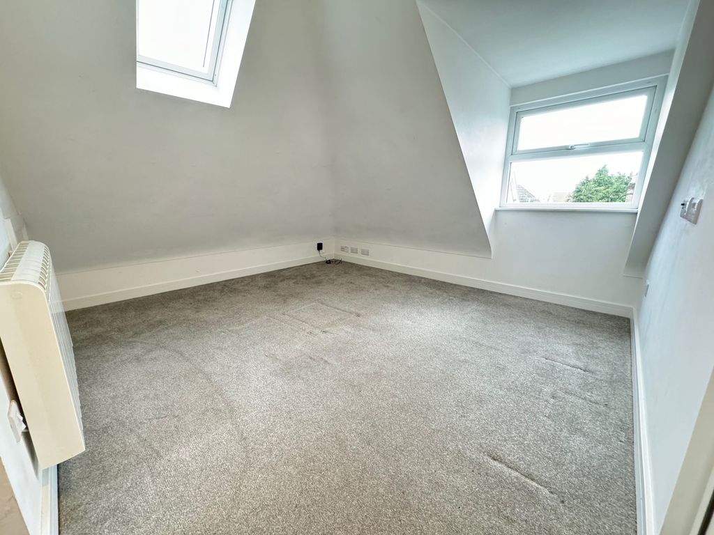 Property photo 3 of 10 Living Room