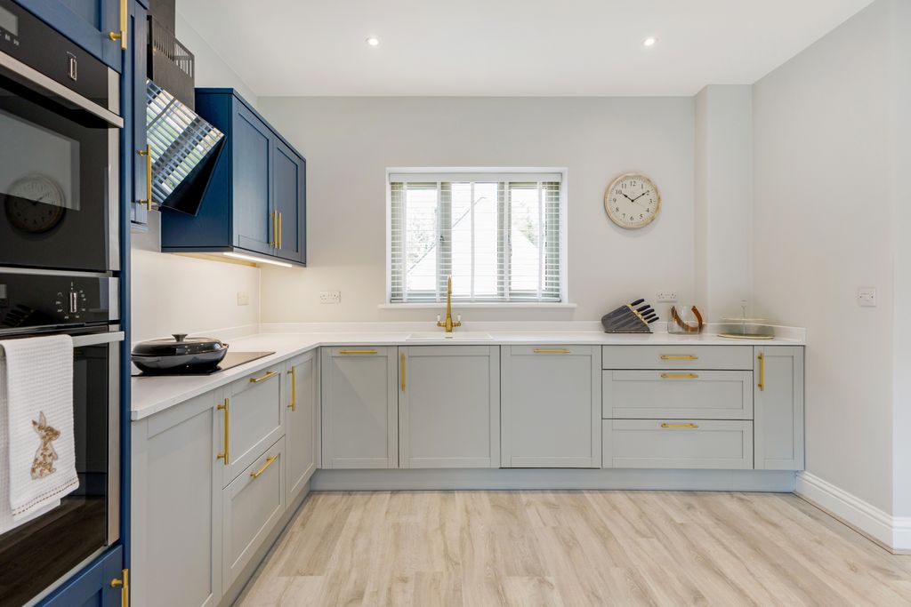 Property photo 3 of 17