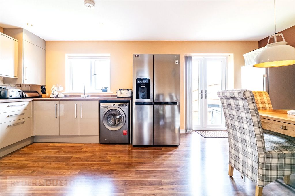 Property photo 2 of 22 Kitchen Diner